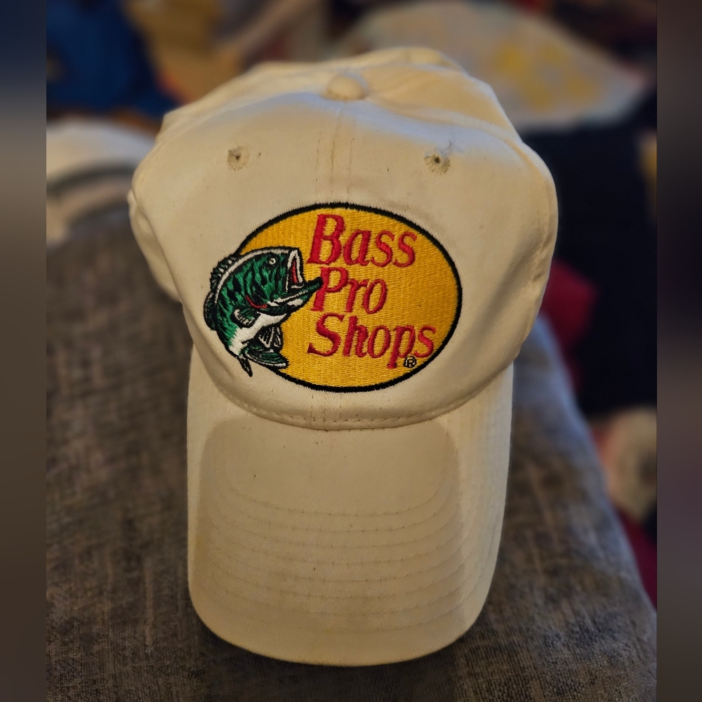 Bass Pro Snapback Ball Cap Estate item